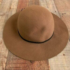 Olive and pique floppy wool hat in brown